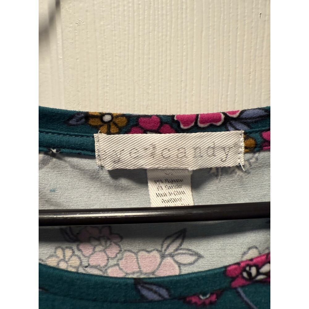 Eye Candy XLarge Floral Top - Picture 2 of 7